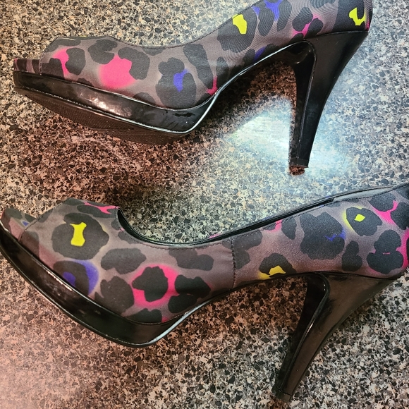 Nine West Size 8 - Picture 6 of 6